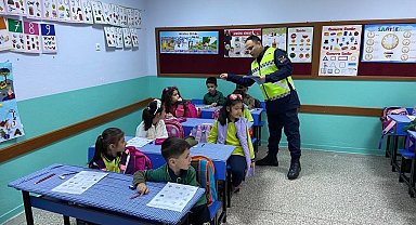Jandarma ekiplerinden öğrencilere trafik semineri