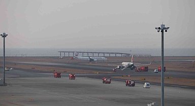 Japonya'da yolcu uçağında bomba ihbarı paniği