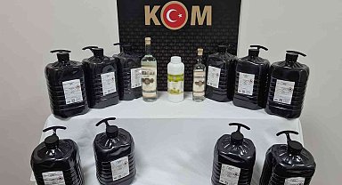 Kaçak içki ve içki yapımında kullanılan malzeme ele geçirildi