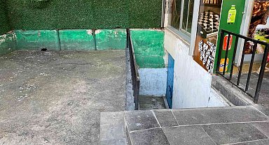 Kağıt toplayıcı kılığına girdiler, klimayı 3 dakikada götürdüler
