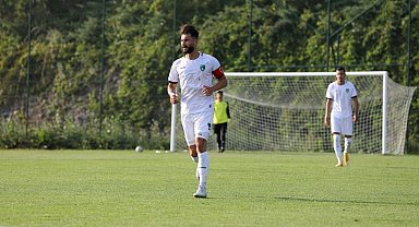 Kaptan başladığı sezonda önce kaptanlığından sonra sözleşmesinden oldu