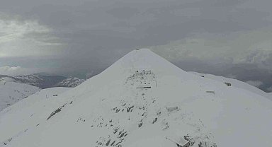 Kar ve tipi nedeniyle Nemrut Dağı yolu ulaşıma kapandı