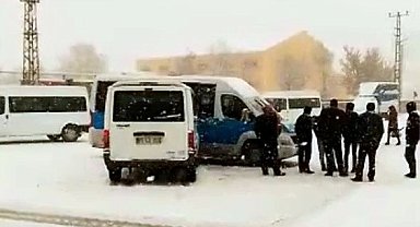 Kar yağışı beraberinde kazaları getirdi