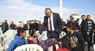 Karalar: "Geliri, hizmeti ve sosyal yardımları çoğaltmaya kararlıyız"