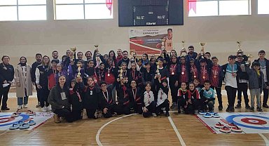 Karaman'da düzenlenen küçükler floor curling müsabakaları sona erdi