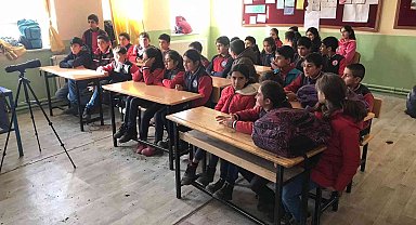 Kars'ta çocuklara doğa eğitimi veriiyor