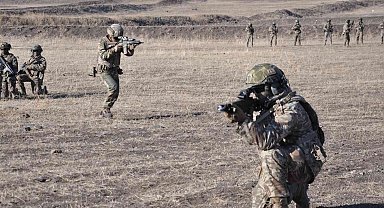 Kars'ta eksi 18 derece soğukta kış tatbikatı