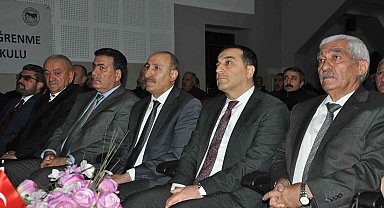 Kars'ta muhtarlara "Aile Okulu" Projesi anlatıldı
