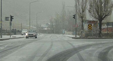 Kars'ta yağan kar kısa sürede eridi