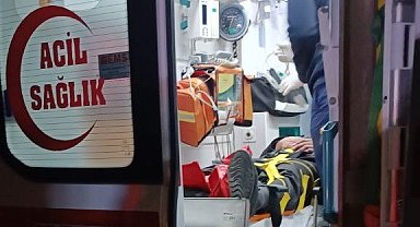 Karşıdan karşıya geçen yayaya otomobil çarptı