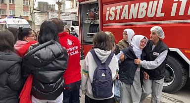 Kartal'da apartman dairesi alev alev yandı: 3 kişi mahsur kaldı
