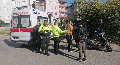 Kaskı sayesinde ölümden döndü, motosikletini emanet etmeden ambulansa binmedi