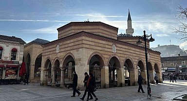Kastamonu'da 517 yıllık tarihi cami tadilat için ibadete kapatılıyor