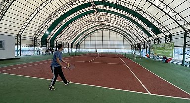 Kayapınar'da 119 kişi tenis kortunda kozunu paylaştı