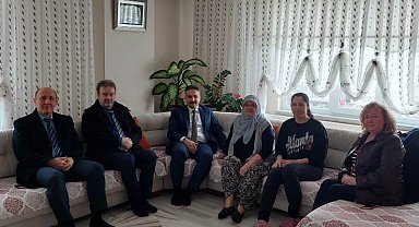 Kaymakam, şehit ailelerini yalnız bırakmıyor