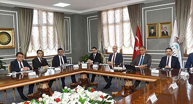 Kaymakamlar, Vali Mahmut Çuhadar başkanlığında toplandı