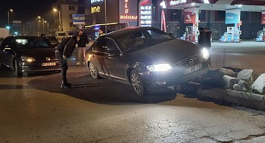 Kaza yaptı, aracını bırakıp gitti