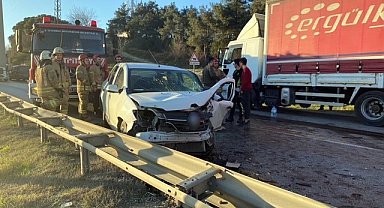Kemerburgaz'da 2 araç kafa kafaya çarpıştı: 2 yaralı