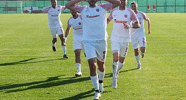Kepez Belediyespor zirveyi korudu