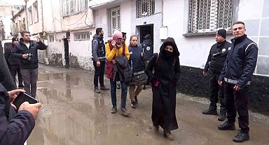 Kilis'te bir evde 31 düzensiz göçmen yakalandı