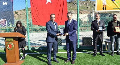 Kilis'te spor kompleksi ile robotik kodlama atölyesi açıldı