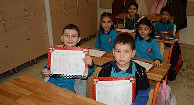 Kırkağaç'ta 6 bin 547 öğrenci karne aldı