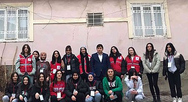 Kızılay gönüllüleri camilerde temizlik yaptılar