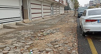 Kızıltepe'de kaldırım ve yollar bakımsızlığıyla dikkat çekiyor