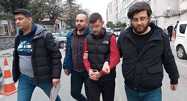 Konuşmak için inşaata götürdü, burnunu kırıp telefonunu gasp etti
