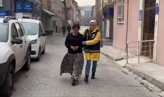 Konya'da eve giren hırsızlar suçüstü yakalandı