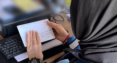 Konyalı öğrencilerden Hakkari polisine tebrik kartı