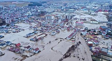 Kosova'da sel: Sokaklar sular altında kaldı