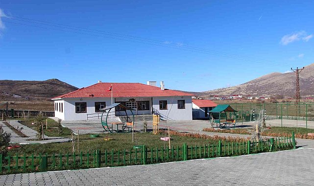 Köy Yaşam Merkezi, çocuklara eğitim yuvası kadınlara da gelir kapısı oldu
