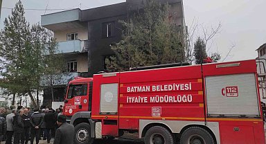 Kozluk'ta market yangınında 2 kişi hafif derecede yandı, 10 kişi dumandan zehirlendi