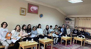 Küçükelmalı Milli Eğitim Kampı'nda öğrenciler ile bir araya geldi