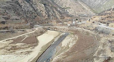 Kuraklık nedeniyle su seviyesi düşen barajlarda elektrik üretimi sekteye uğruyor