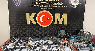 Kurusıkı tabancaları kurşun atar hale getiren 8 şüpheli yakalandı
