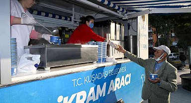 Kuşadası Belediyesi'nden içleri ısıtan ikram