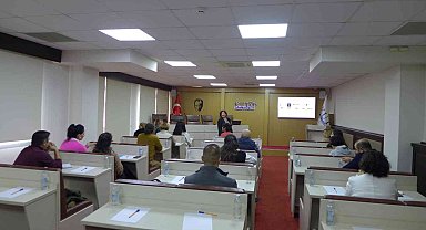 Kuşadası Ticaret Odası'nda müşteri ile iletişim eğitimi