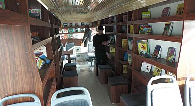 Kütüphanesi olmayan okulların kütüphanesi 'Kitapbüs' olacak