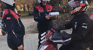 Kuyulu ve Işıklı'da vatandaşlar motosiklet hırsızlıklarına karşı bilgilendirildi