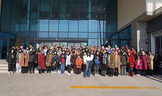 Lise Medeniyet Akademisi gençleri aileleriyle sinemada buluştu