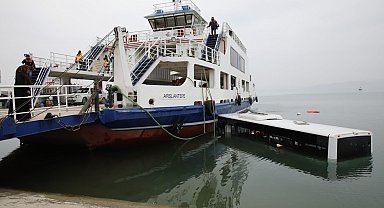 Malatya'da belediye otobüsü baraj gölüne uçtu: 3 yaralı