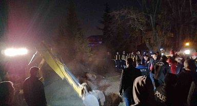 Manisa'da baba ve 2 yaşındaki oğlu 50 metrelik kuyuya düştü
