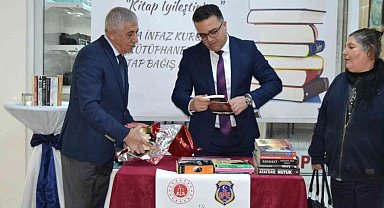 Manisa'da "Kitap iyileştirir" kampanyası başladı