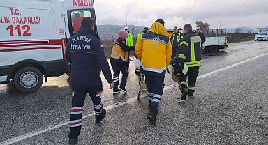 Manisa'da yağmur kazaya neden oldu: 1 ölü, 1 yaralı