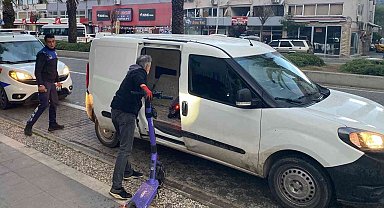 Marmaris'te uygunsuz park edilen skuterler toplatıldı