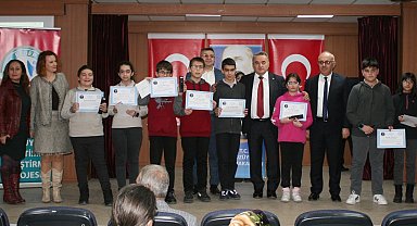 Matematik yarışmasında dereceye giren öğrenciler ödüllendirildi