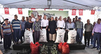 Mersin Büyükşehir Belediyesinden üreticiye destek sürüyor