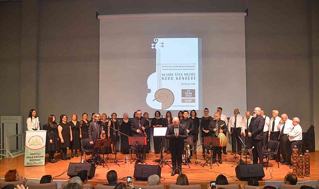 Mersin'de 'Şarkılar Bizi Söyler Biz de Şarkı Söyleriz' konseri
